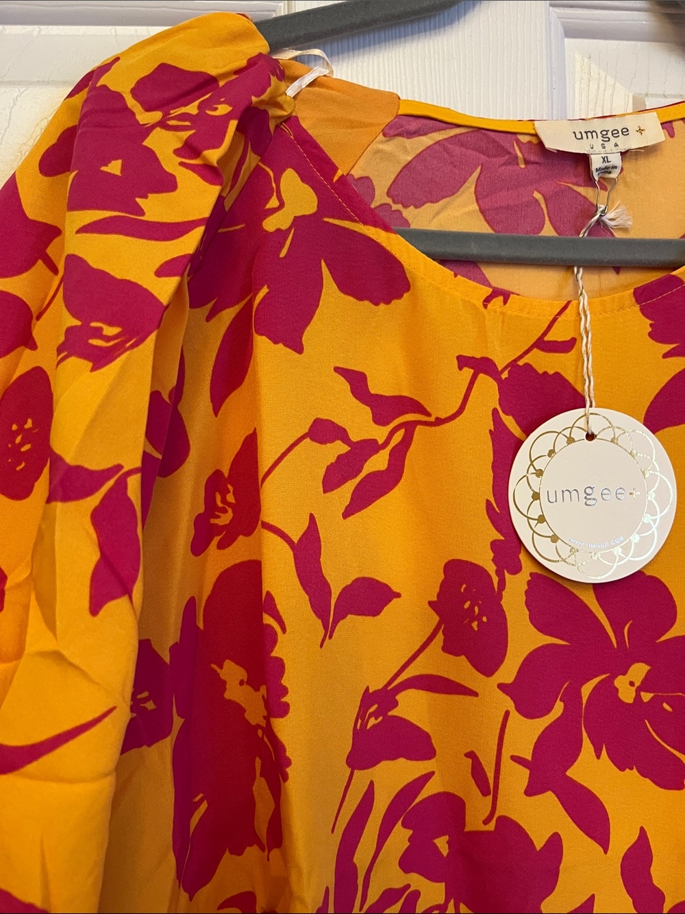 Umgee Orange & Fuchsia Floral Puff-Sleeve Top NWT size XL - Picture 2 of 3